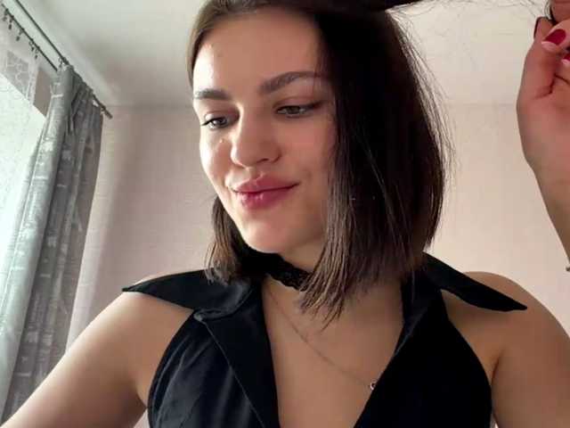 IsisYarrell live cam preview