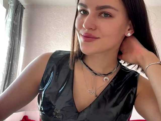 IsisYarrell live cam preview