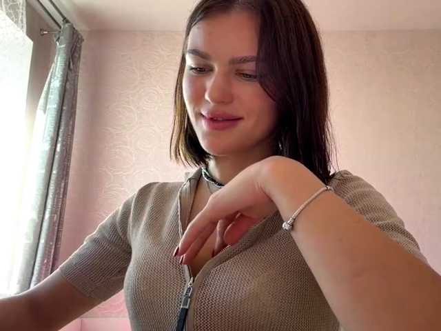 IsisYarrell, en vivo ahora en BongaCams