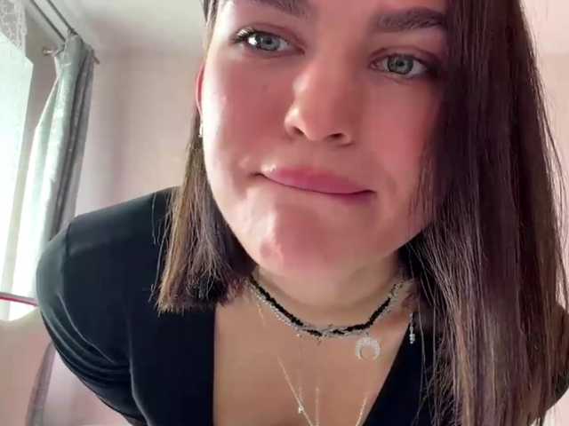 IsisYarrell live cam on BongaCams