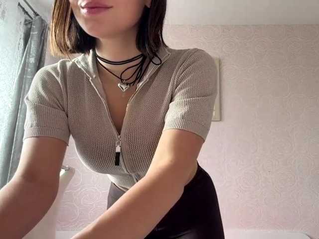 IsisYarrell live cam on BongaCams