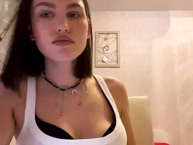 IsisYarrell live cam on BongaCams