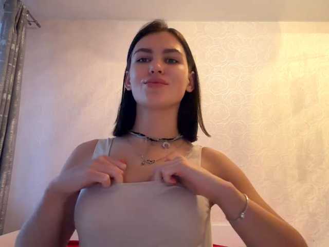 IsisYarrell live cam on BongaCams