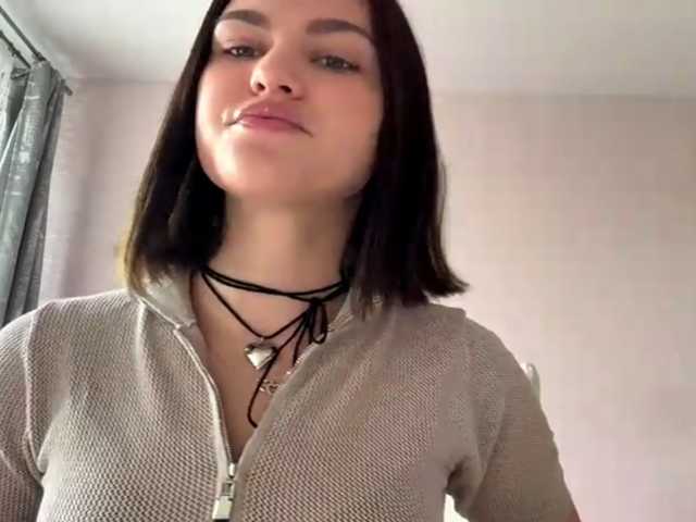 IsisYarrell live cam on BongaCams