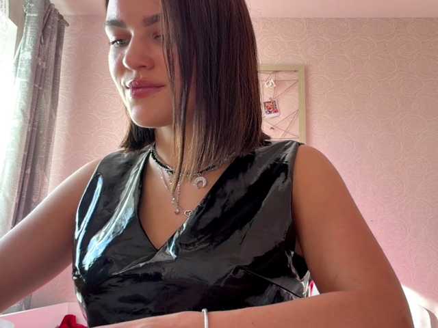 IsisYarrell live cam on BongaCams