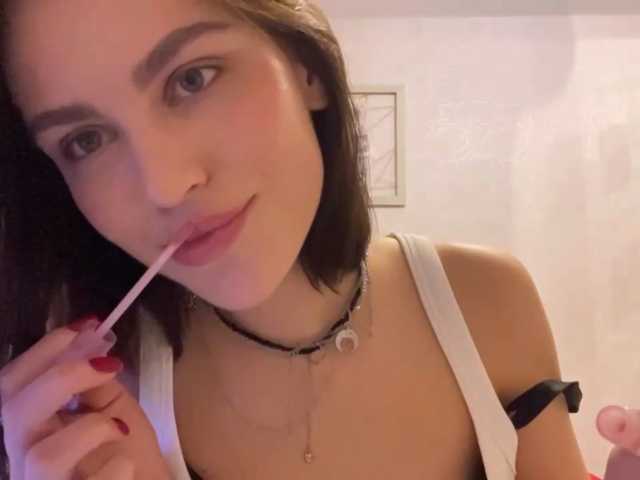 Isisyarrell live cam