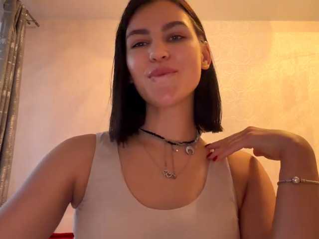 Isisyarrell live cam