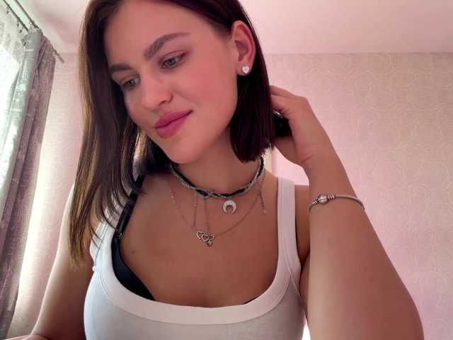 IsisYarrell live cam on BongaCams