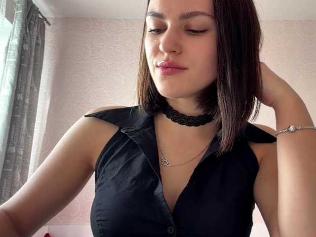 IsisYarrell live cam preview