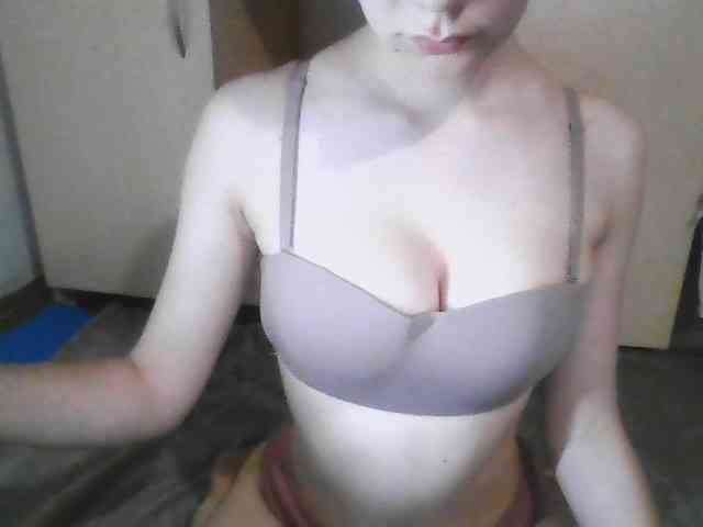 Model: Charlotte1Mails1