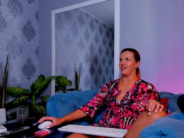 ElinaFawn live cam on BongaCams