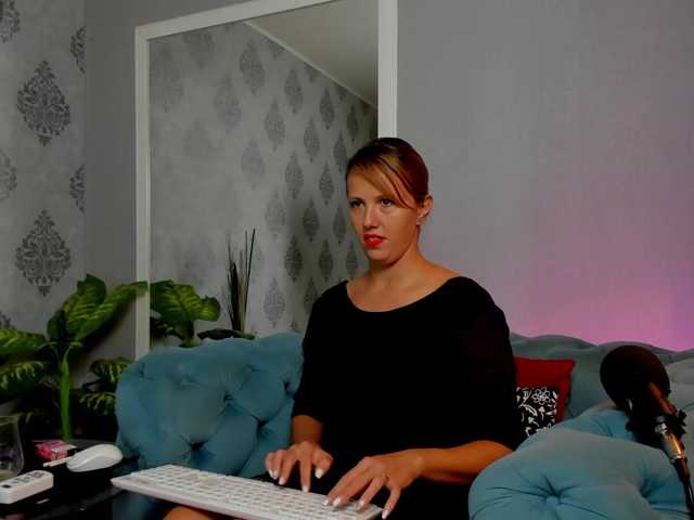 ElinaFawn live cam on BongaCams