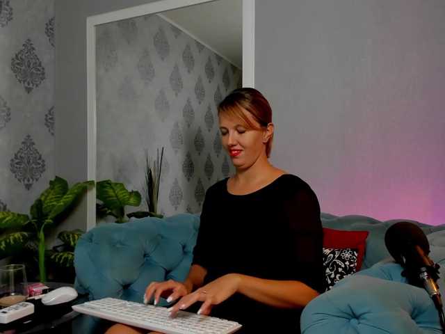 ElinaFawn live cam on BongaCams