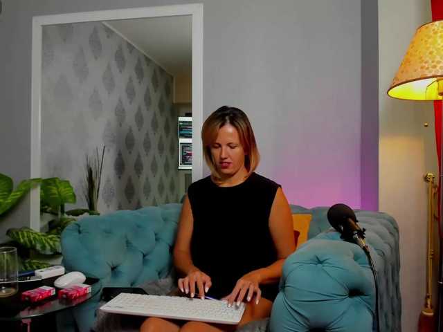 ElinaFawn live cam on BongaCams