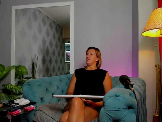 ElinaFawn, live now on BongaCams
