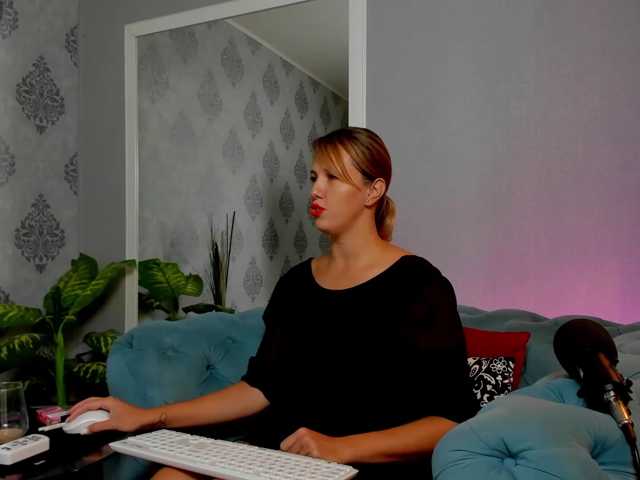 ElinaFawn live cam on BongaCams
