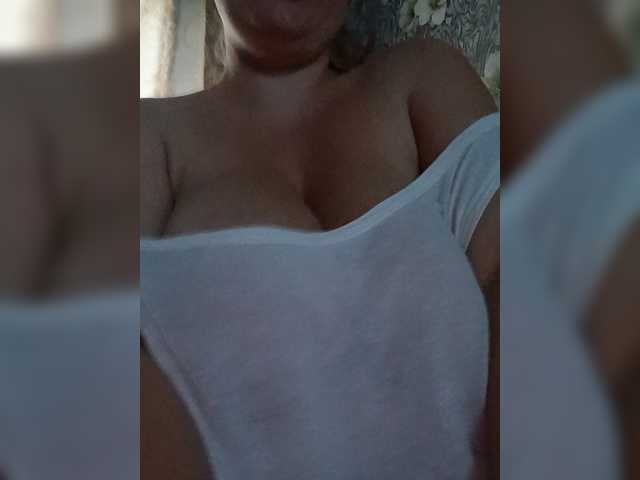 Tatka4 live cam on BongaCams