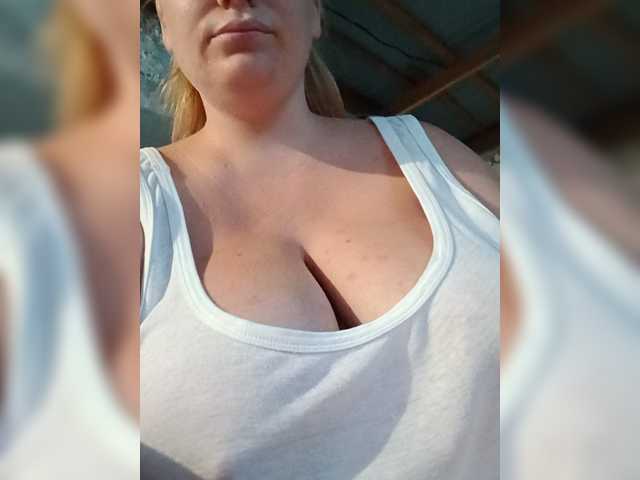 Tatka4 live cam on BongaCams