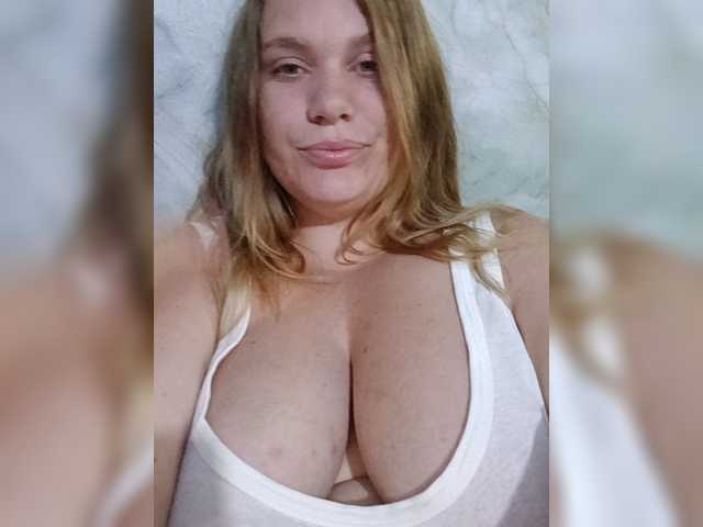 Tatka4 live cam on BongaCams