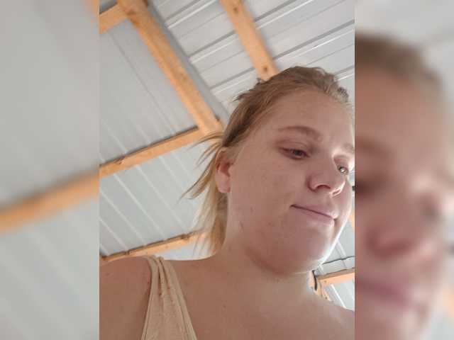 Tatka4 live cam on BongaCams