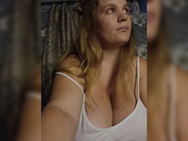 Tatka4 live cam on BongaCams