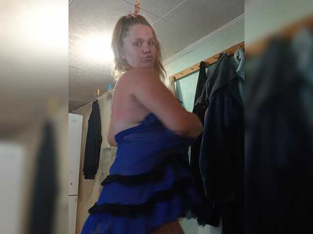 Tatka4 live cam on BongaCams