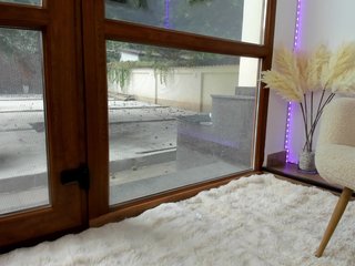 Ilariea-Girl Porn Show