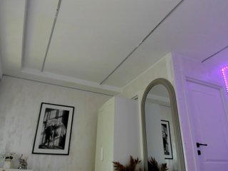 Ilariea-Girl Porn Show