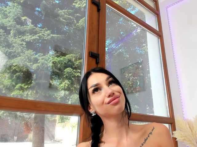 ilariea-girl live cam on BongaCams