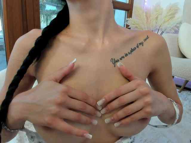 Ilariea-Girl