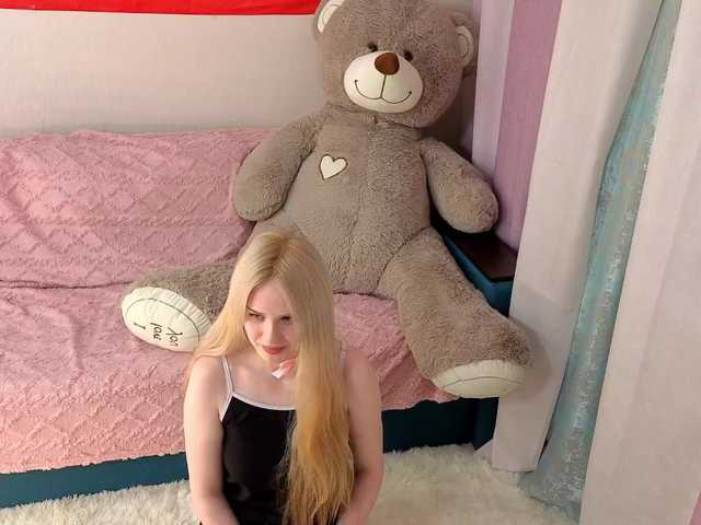 sweetiecherry18 live cam on BongaCams