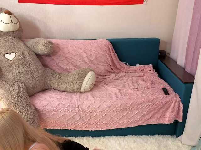 sweetiecherry18 live cam on BongaCams