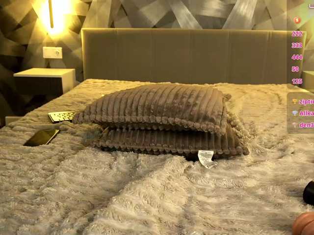 miacelestiall live cam on BongaCams