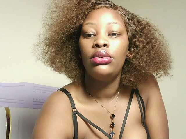 Hot-sexxxy-bitch live cam on BongaCams