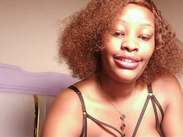 Hot-sexxxy-bitch live cam on BongaCams