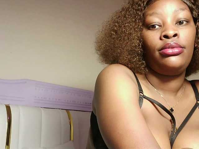 Hot-sexxxy-bitch live cam on BongaCams