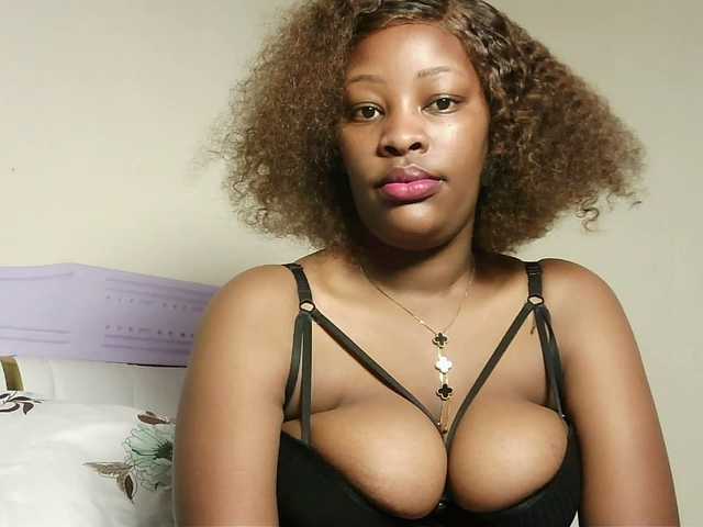 Hot-sexxxy-bitch live cam on BongaCams