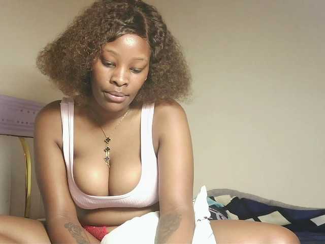 Hot-sexxxy-bitch live cam on BongaCams