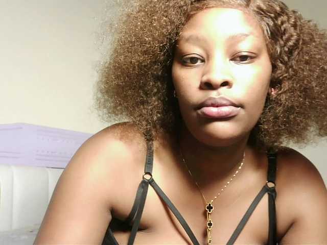Hot-sexxxy-bitch live cam on BongaCams