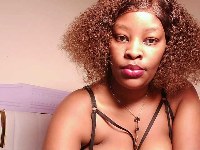 Hot-sexxxy-bitch live cam on BongaCams