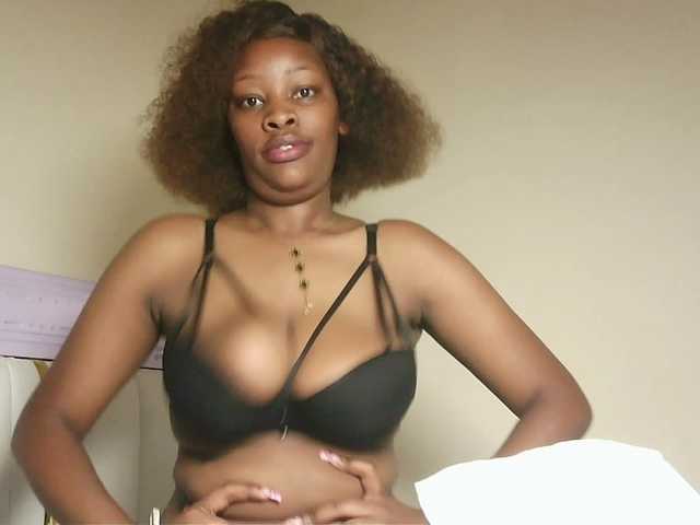 Hot-sexxxy-bitch live cam on BongaCams
