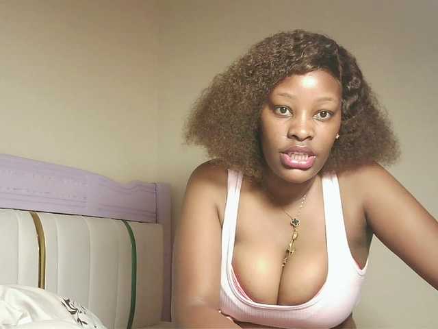 Hot-sexxxy-bitch live cam on BongaCams