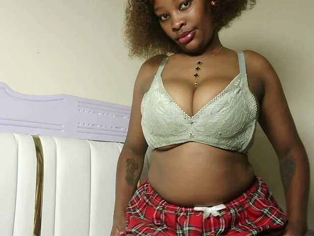 Hot-sexxxy-bitch live cam on BongaCams