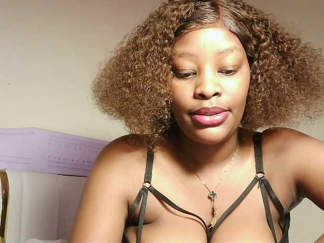 Hot-sexxxy-bitch live cam on BongaCams