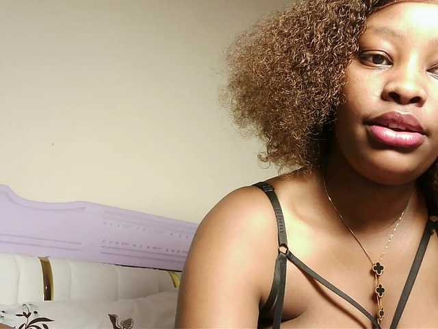 Hot-sexxxy-bitch live cam on BongaCams