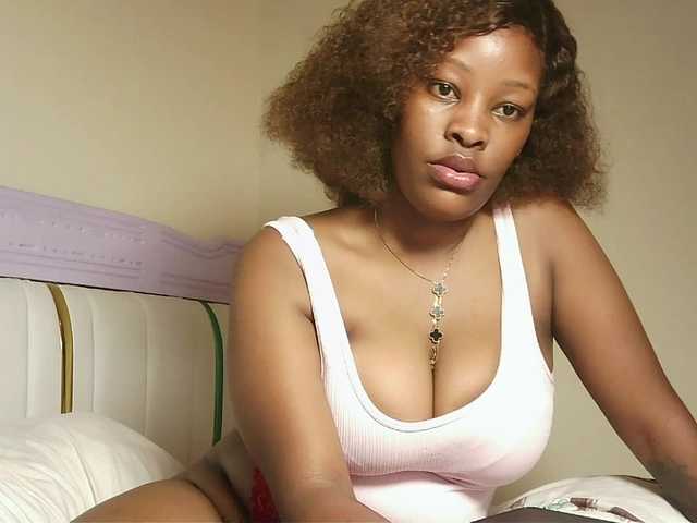 Hot-sexxxy-bitch live cam on BongaCams