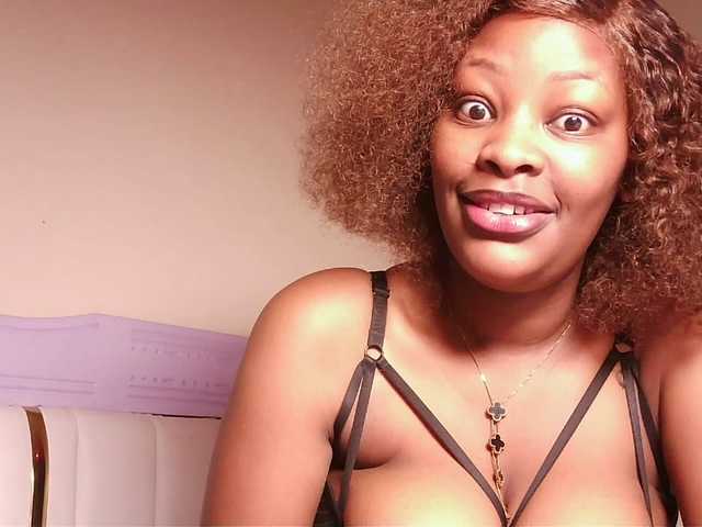 Hot-sexxxy-bitch live cam on BongaCams