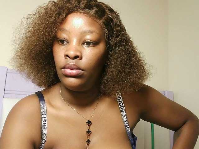 Hot-sexxxy-bitch live cam on BongaCams