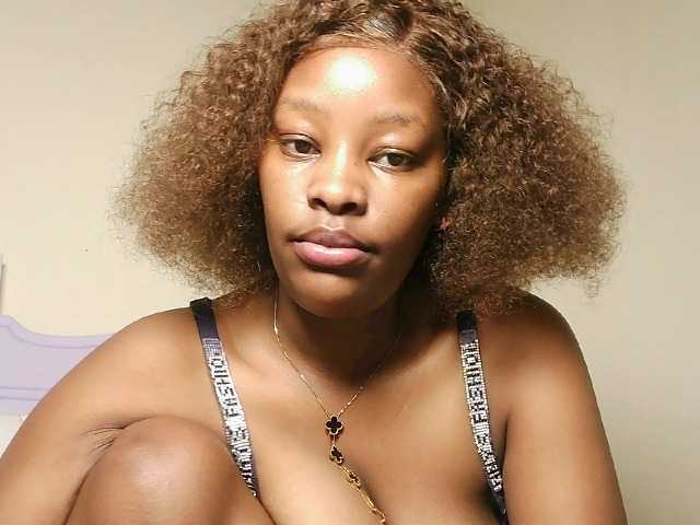Hot-sexxxy-bitch live cam on BongaCams