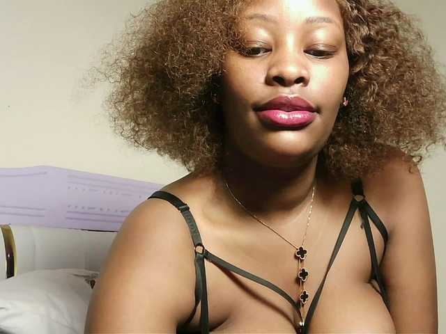 Hot-sexxxy-bitch live cam on BongaCams